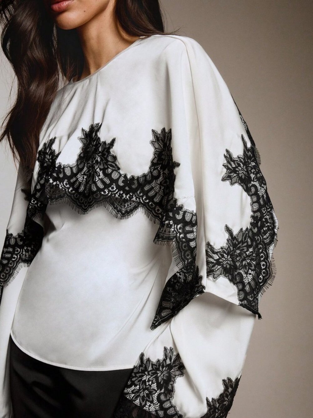 Black And White Elegant Women's Contrast Color Lace detailed Blouse - Picture 6 of 7